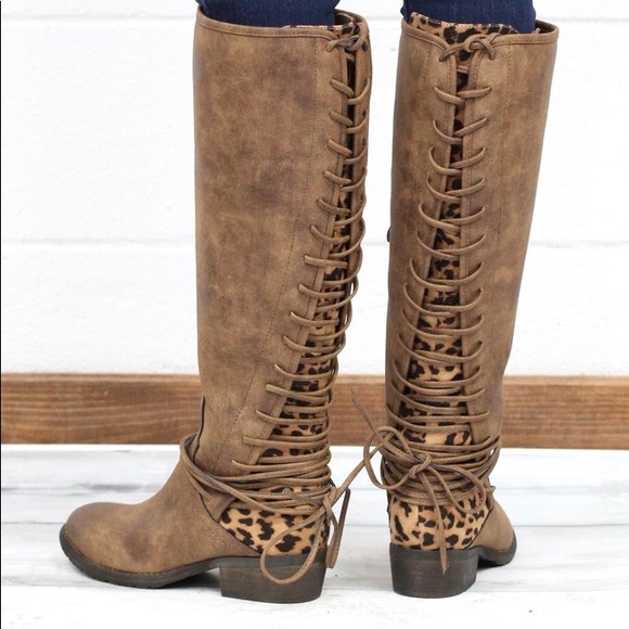 Shoes - Brown leopard back lace up boots
